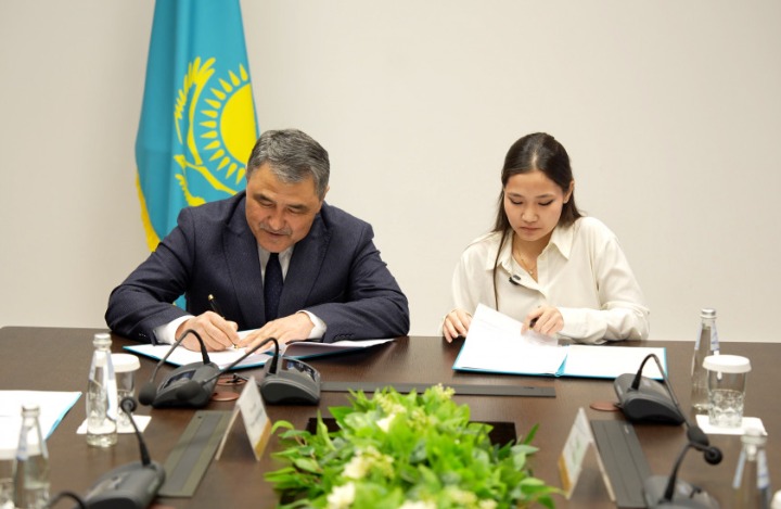 Оқушылардың көшбасшылығы: Жоғары сынып оқушысы Су ресурстары министрлігімен меморандумға қол қойды.