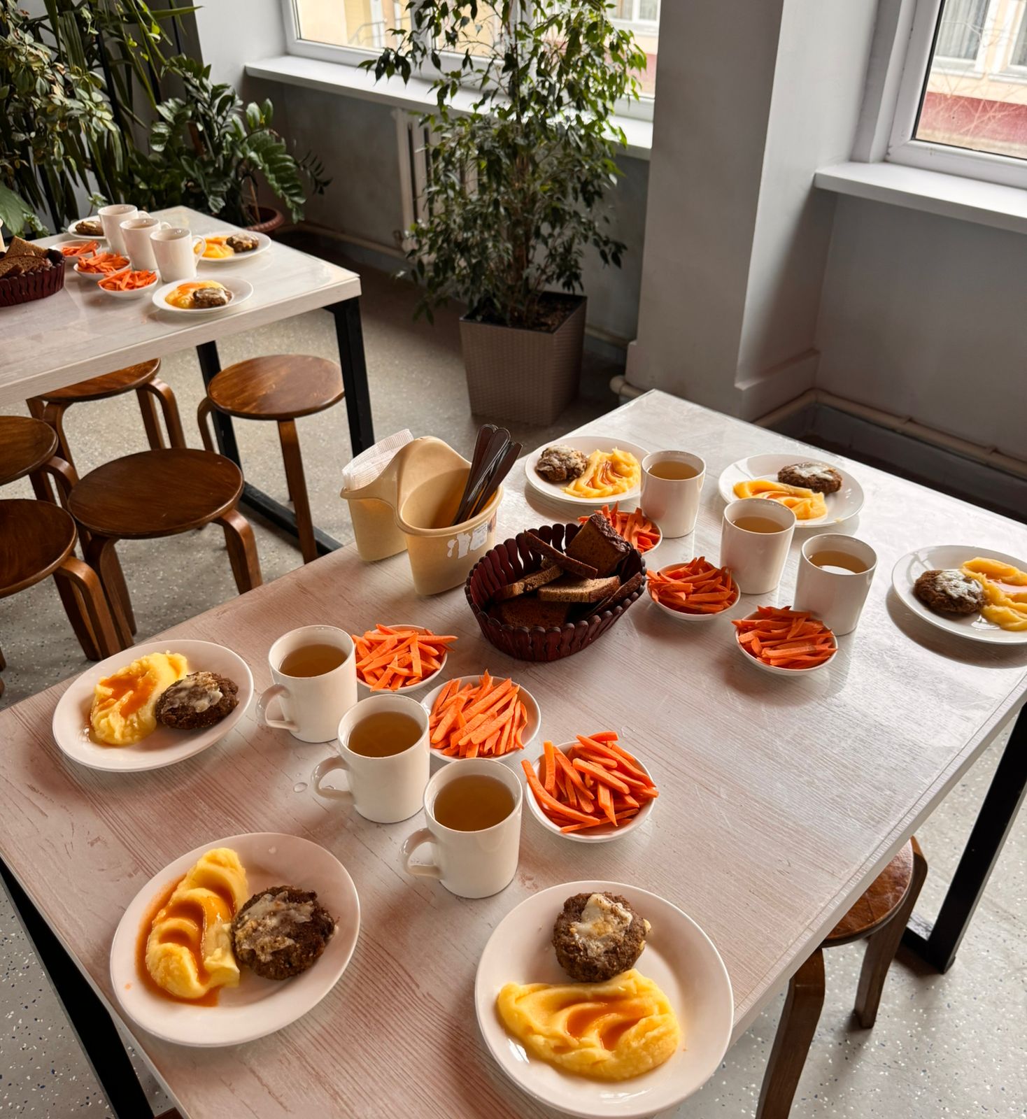 Тегін тамақтануды ұйымдастыруға арналған тағамдар мәзірі (қыс-көктем)