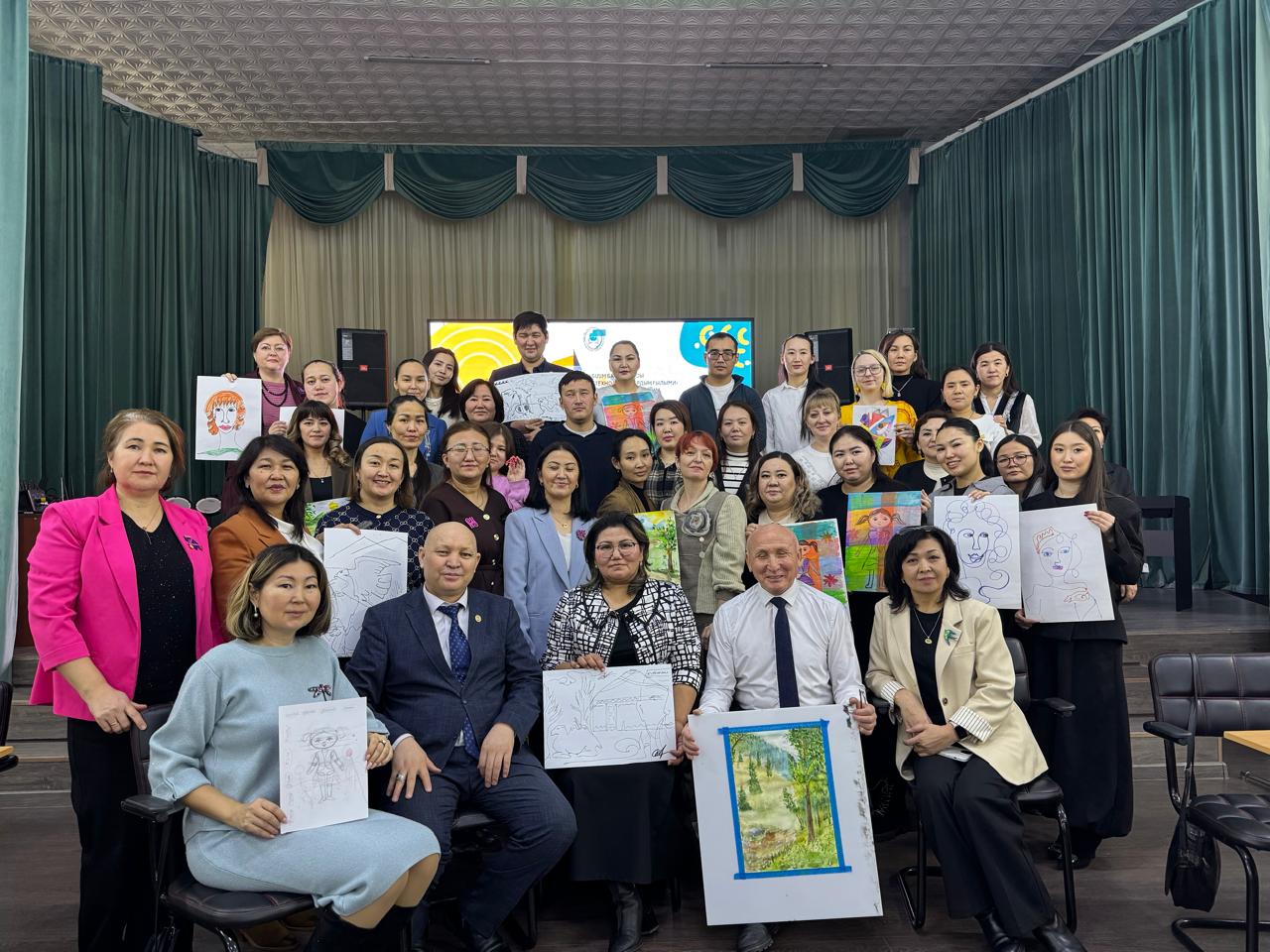 «Стандартты емес материалдардан жасалған портрет»  атты қалалық семинар